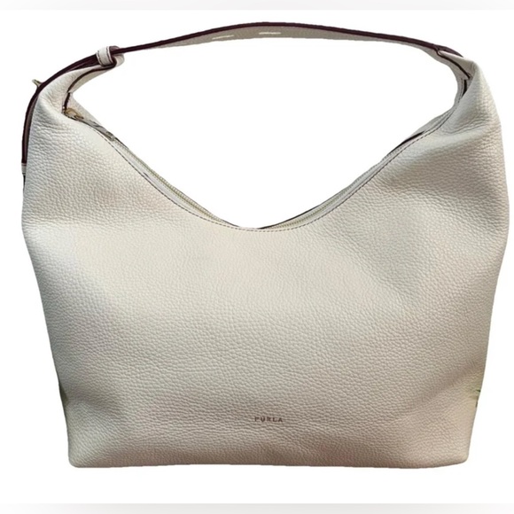 FURLA Like New! Gorgeous Leather handbag